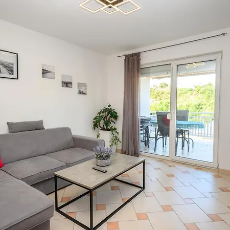 Blue Oasis Apartment