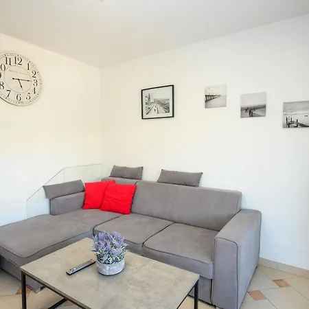 Blue Oasis Apartment